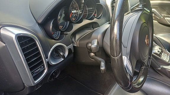 Porsche Cayenne 17 of 29