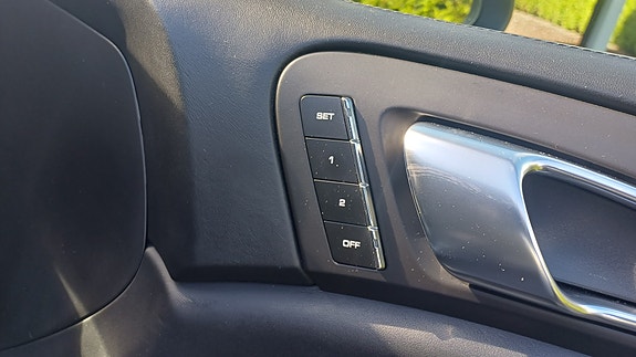 Porsche Cayenne 19 of 29