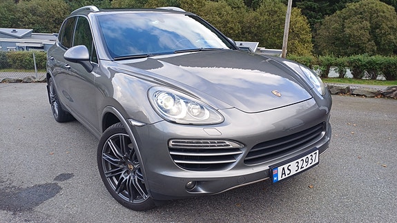 Porsche Cayenne 3 of 29
