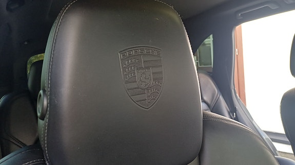 Porsche Cayenne 20 of 29