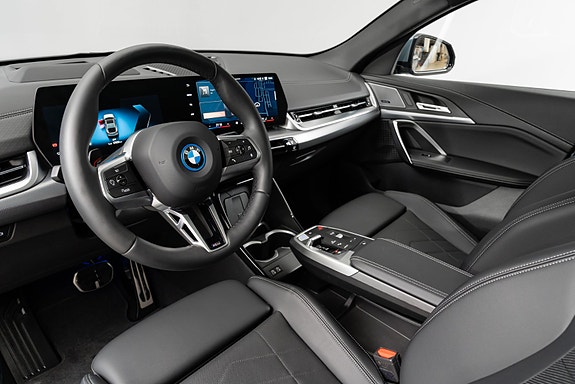 BMW iX2 12 of 30