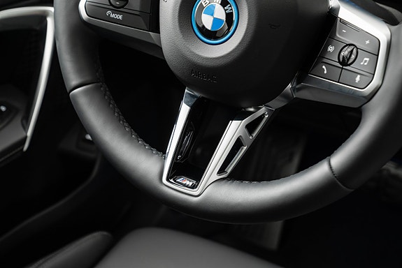 BMW iX2 27 of 30