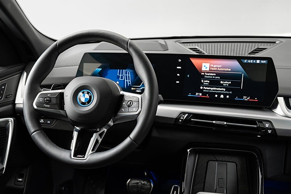 BMW iX2 25 of 30