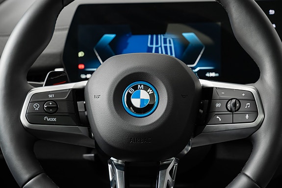 BMW iX2 28 of 30