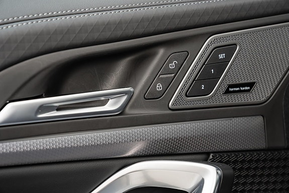 BMW iX2 18 of 30