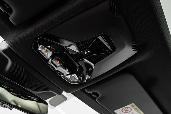 BMW iX2 24 of 30