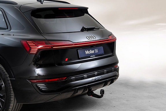 Audi Q8 e-tron 6 of 30