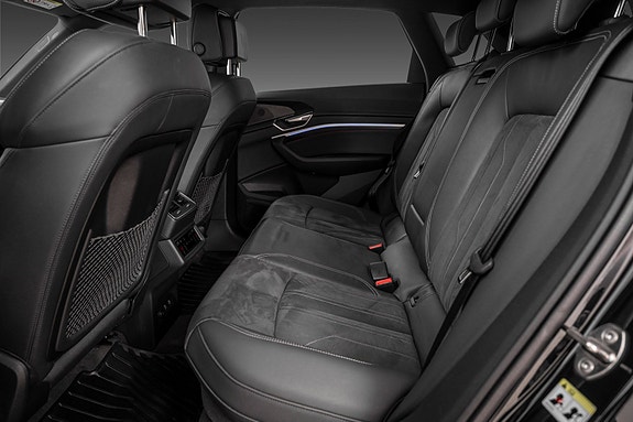 Audi Q8 e-tron 12 of 30