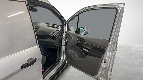 Ford Transit Connect 17 of 25