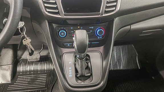 Ford Transit Connect 15 of 25