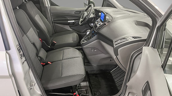 Ford Transit Connect 16 of 25