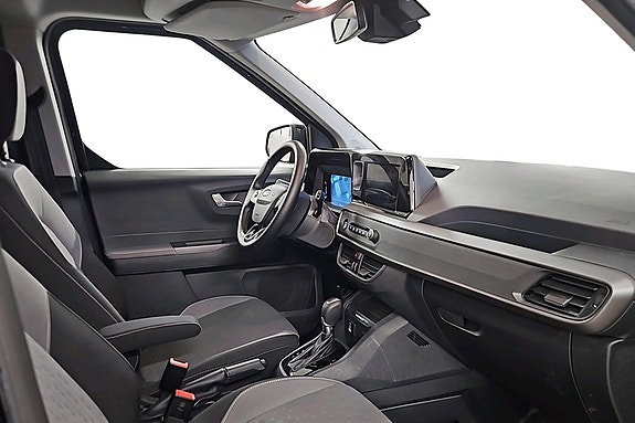 Ford Transit Courier 17 of 18