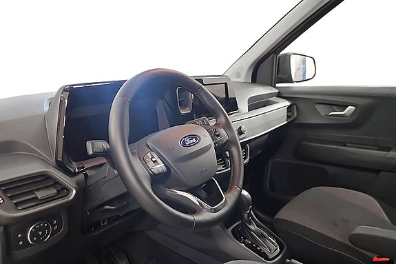 Ford Transit Courier 16 of 18