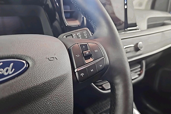 Ford Transit Courier 12 of 18