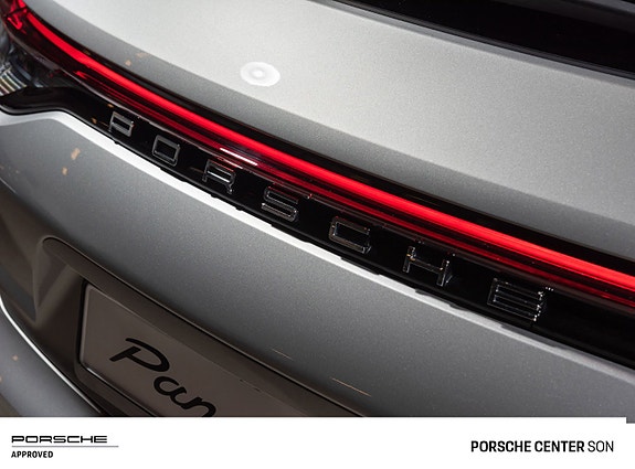 Porsche Panamera 16 of 30