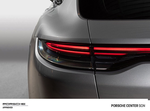 Porsche Panamera 11 of 30