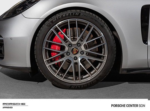 Porsche Panamera 24 of 30