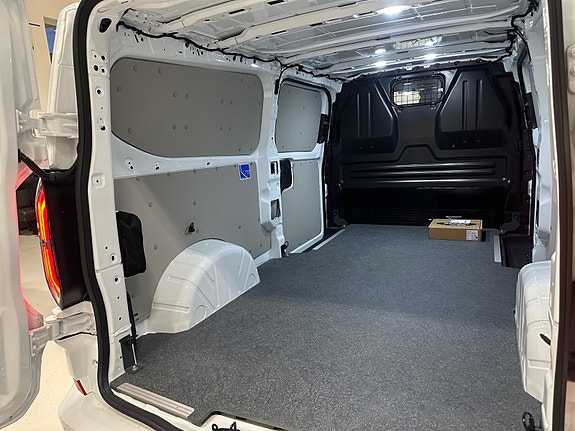 Ford Transit Custom 17 of 30