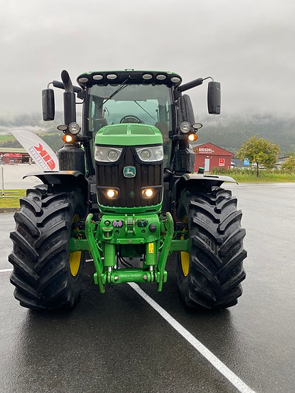 John Deere 6250R 2 of 10