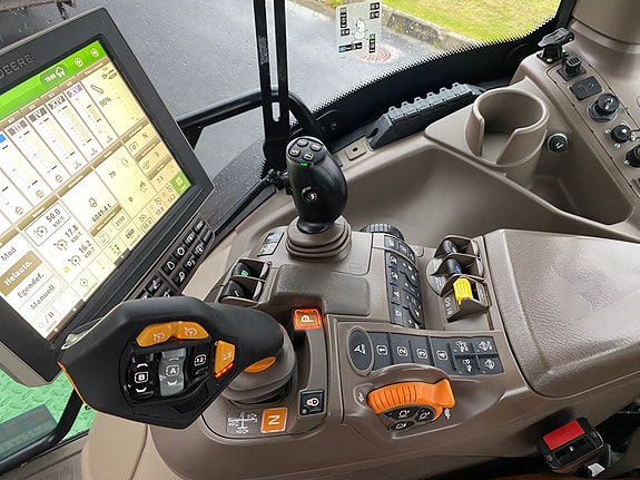 John Deere 6250R 7 of 10