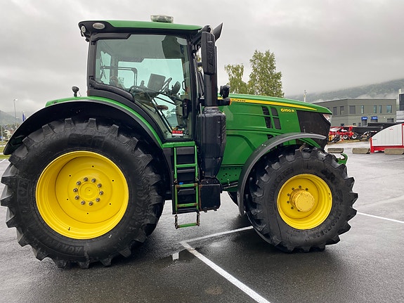 John Deere 6250R 3 of 10