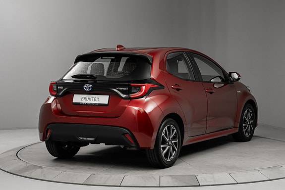 Toyota Yaris 4 of 30