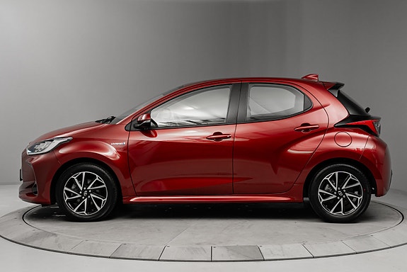 Toyota Yaris 2 of 30