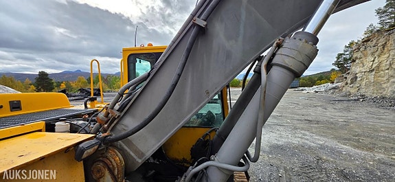 Volvo EC340 28 of 30