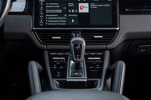 Porsche Cayenne S 17 of 22
