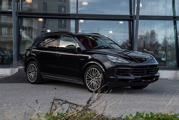 Porsche Cayenne S 2 of 22