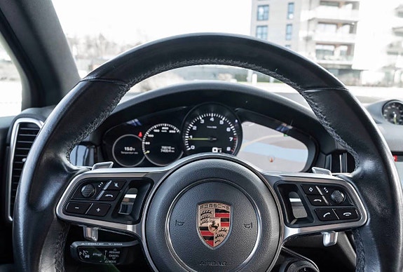 Porsche Cayenne S 12 of 22