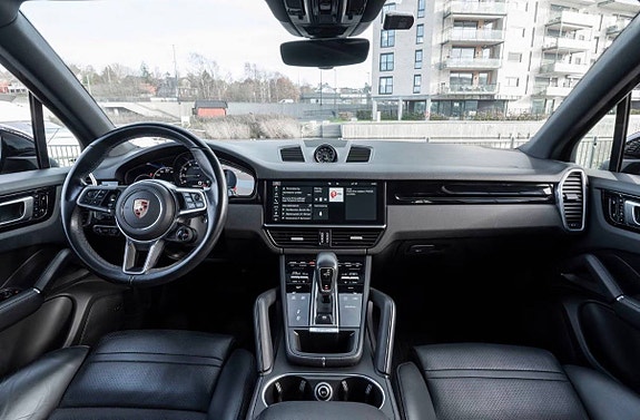 Porsche Cayenne S 10 of 22