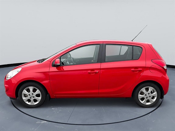 Hyundai i20 2 of 10
