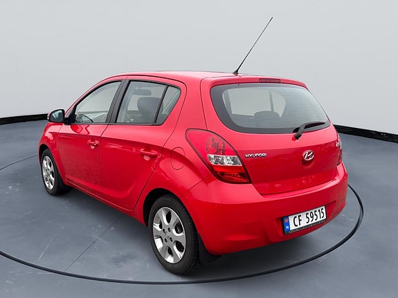 Hyundai i20 3 of 10