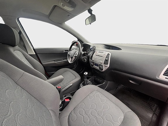 Hyundai i20 8 of 10