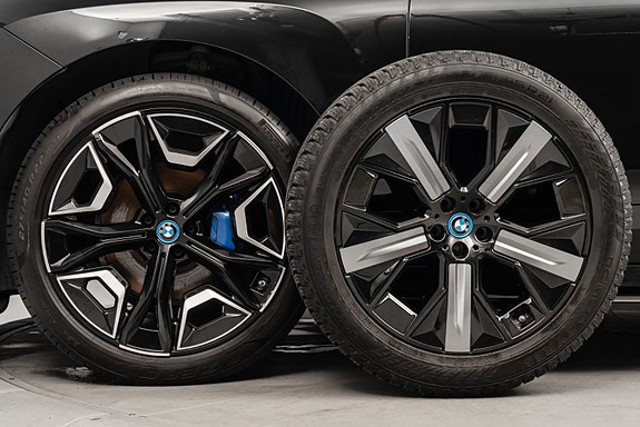 BMW iX 7 of 26
