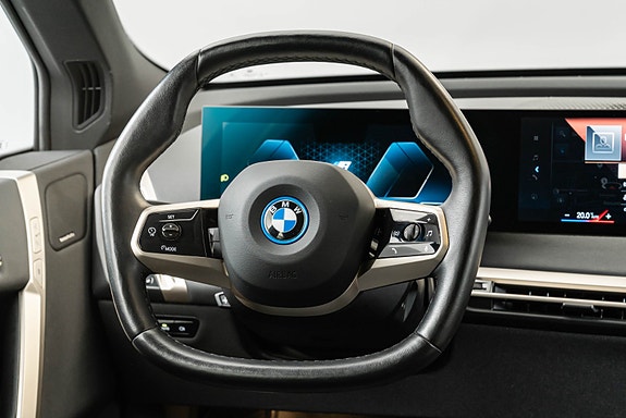 BMW iX 20 of 26