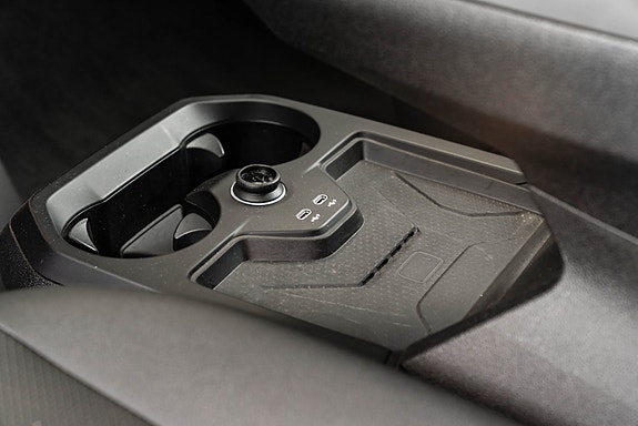 BMW iX 15 of 26