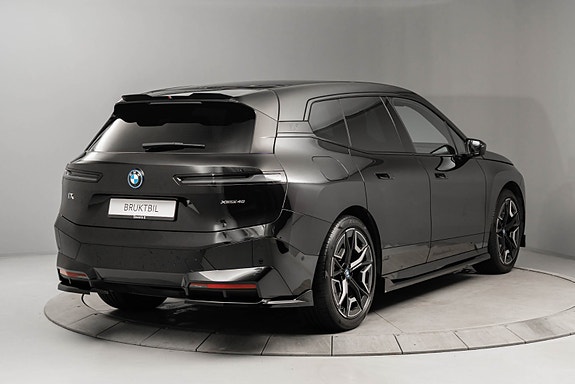 BMW iX 4 of 26