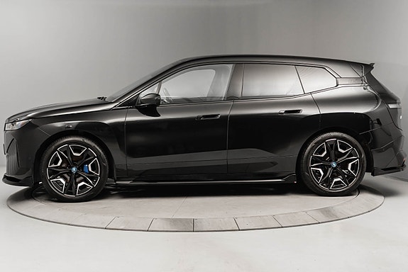 BMW iX 2 of 26
