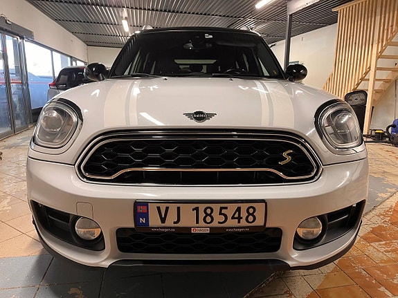 MINI Countryman-Serie 6 of 30