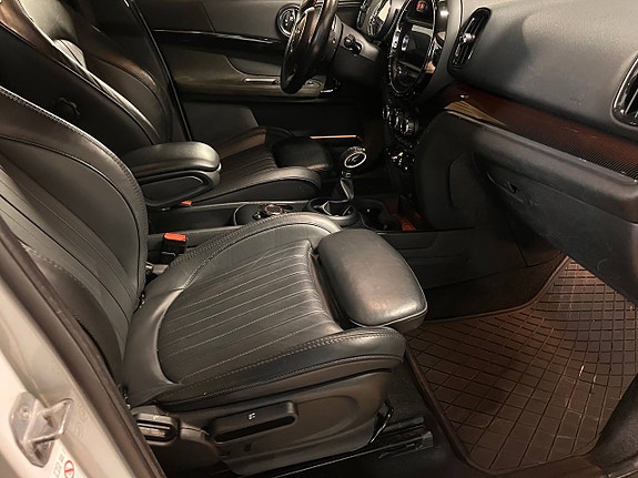 MINI Countryman-Serie 11 of 30
