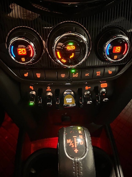 MINI Countryman-Serie 22 of 30