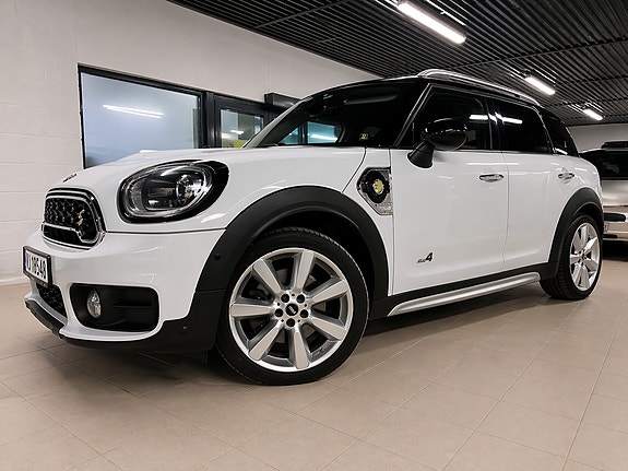 MINI Countryman-Serie 2 of 30