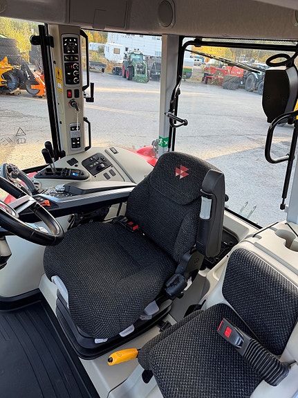 Massey Ferguson MF 5S.145 7 of 24