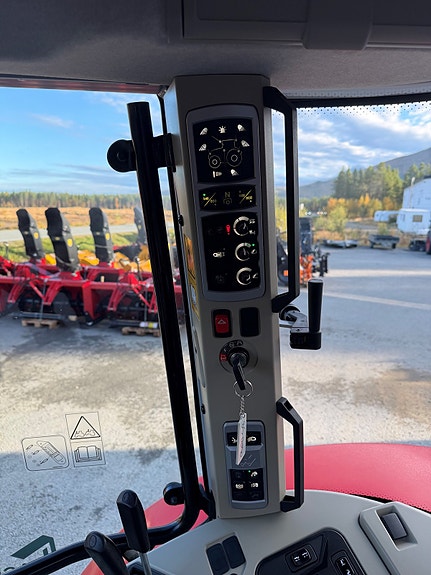 Massey Ferguson MF 5S.145 8 of 24
