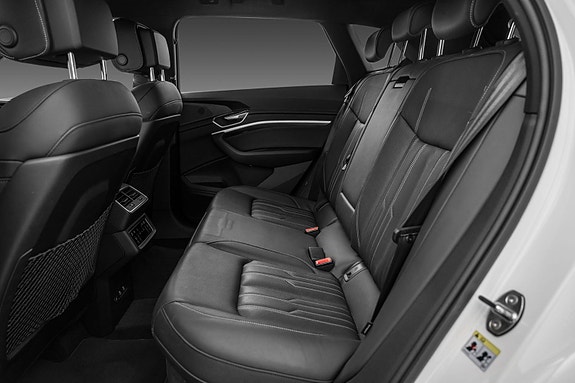 Audi Q8 e-tron 15 of 30