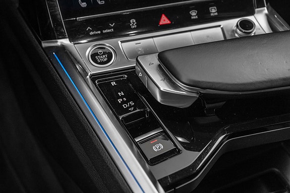 Audi Q8 e-tron 26 of 30