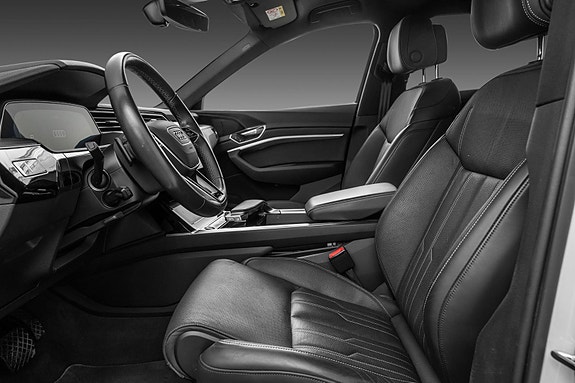 Audi Q8 e-tron 12 of 30