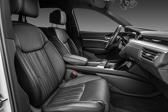 Audi Q8 e-tron 18 of 30
